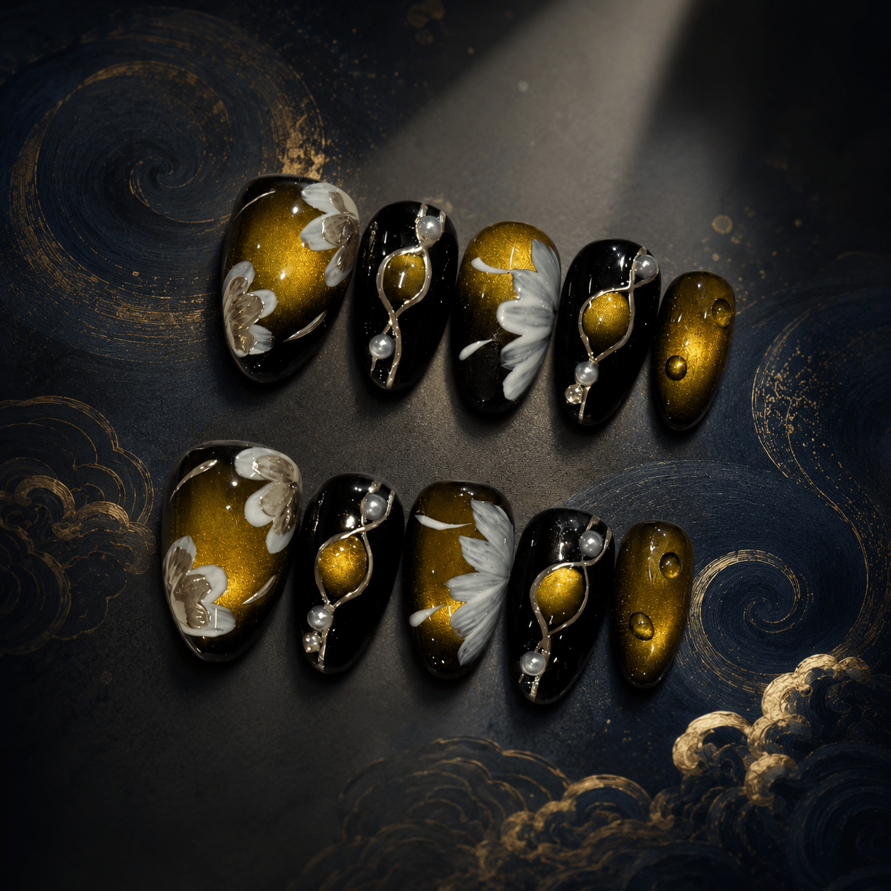 Golden Eclipse｜Handcrafted Luxury Press-On Nails